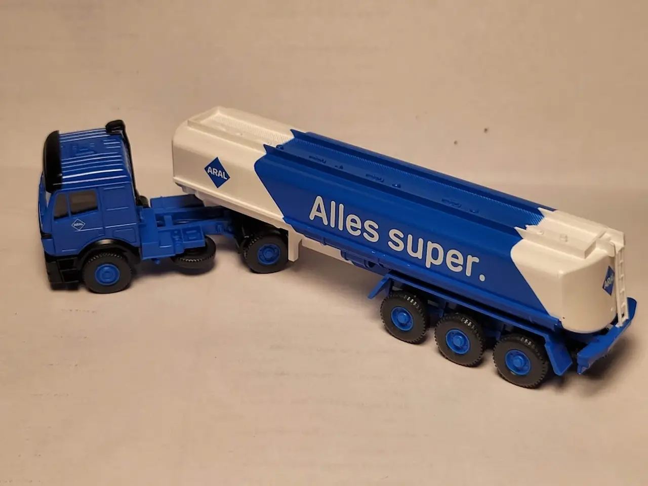Billede 3 - Mercedes sættevognstræk - ARAL tanktrailer, str.H0
