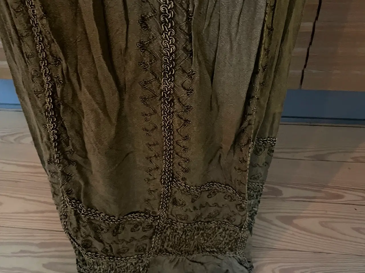 Billede 6 - Sæt med nederdel og bluse - khaki - str. XXL