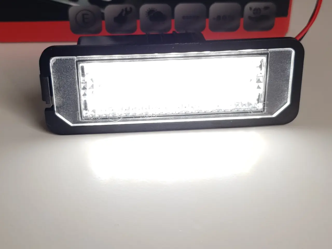 Billede 3 - NY! 36 LED Nummerpladelys 6000K / Hvid KOLD