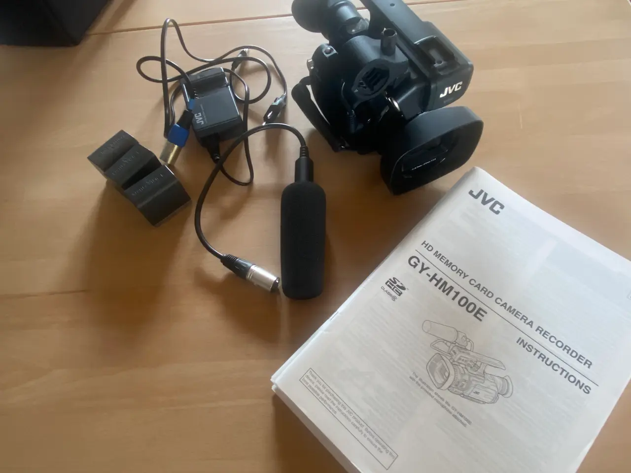 Billede 2 - JVC GY-HM100E til salg - stort set aldrig brugt