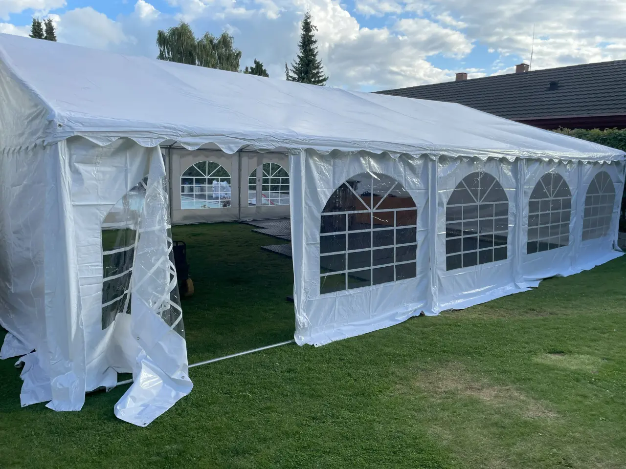 Billede 1 - Udlejning af partytelt 8x10m