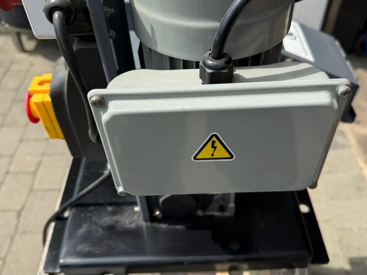 Billede 6 - Kabel skræller