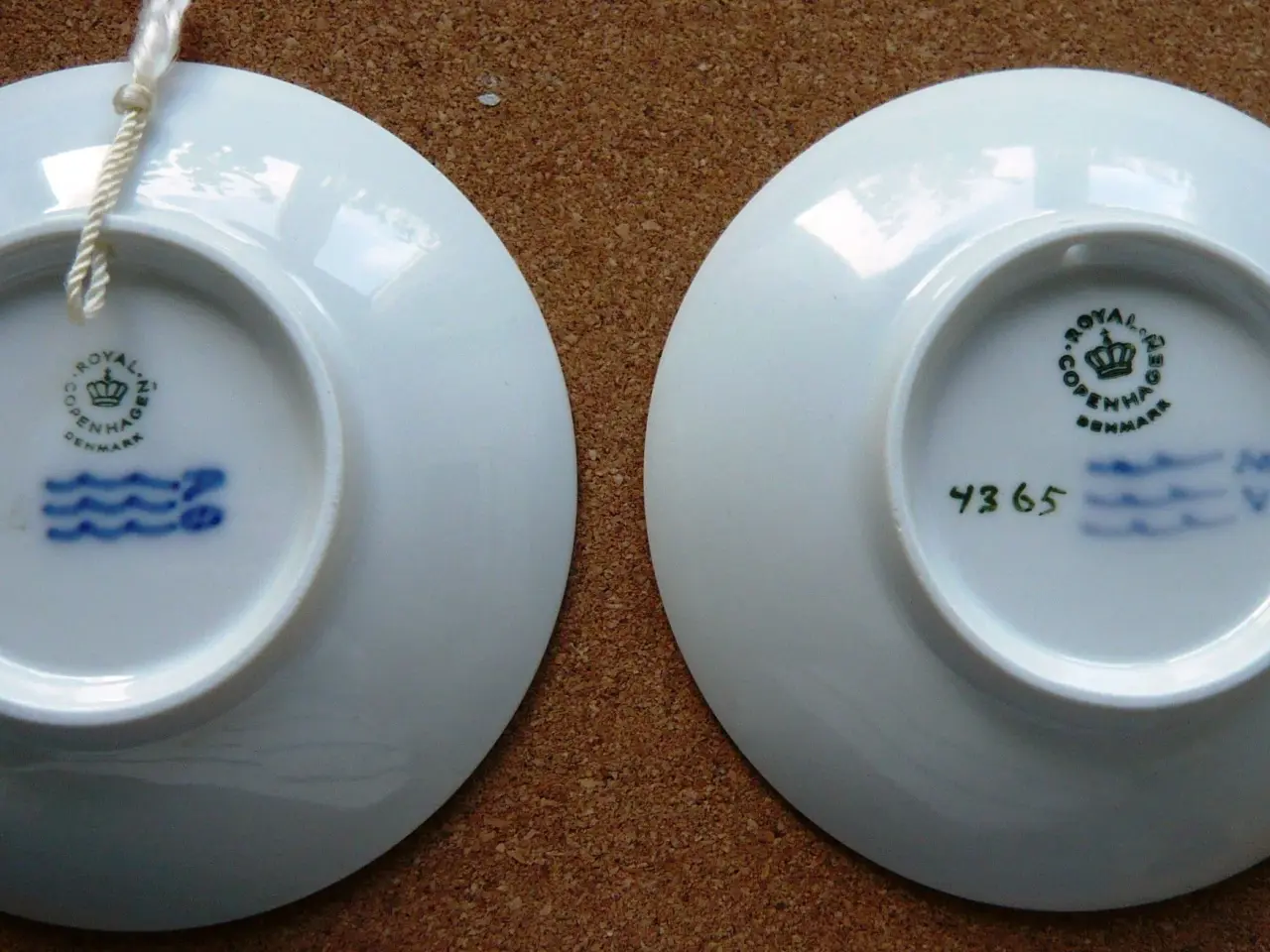 Billede 2 - Royal Copenhagen: Grøndlanske platter 4365 og 4366