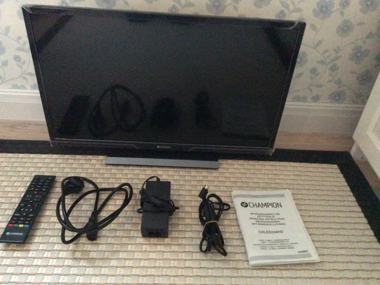 Billede 1 - TV til 12 v og 220v