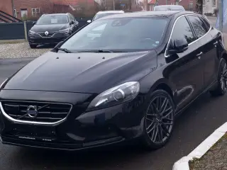 Volvo V40 2,0 D3 Momentum 150HK 5d Aut.