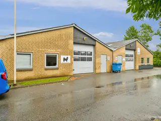 298 m² lager/kontor i større erhvervspark