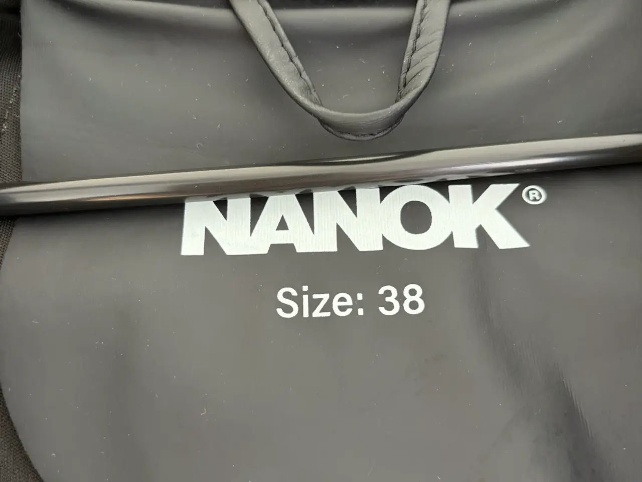 Billede 3 - Nanok regnjakke til dame