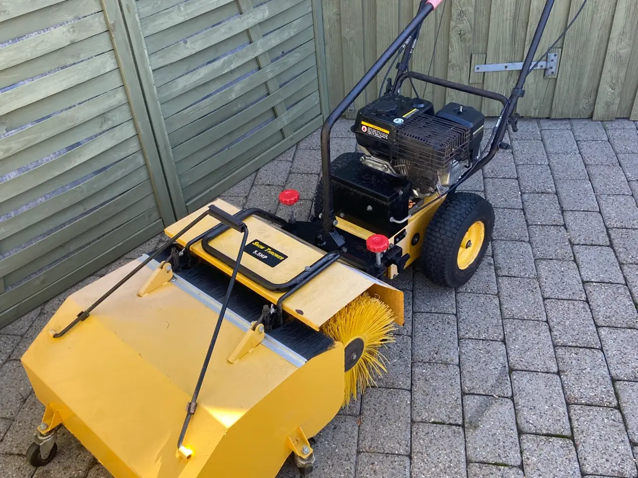 Billede 1 - Snow Thrower Fejemaskine med opsamler