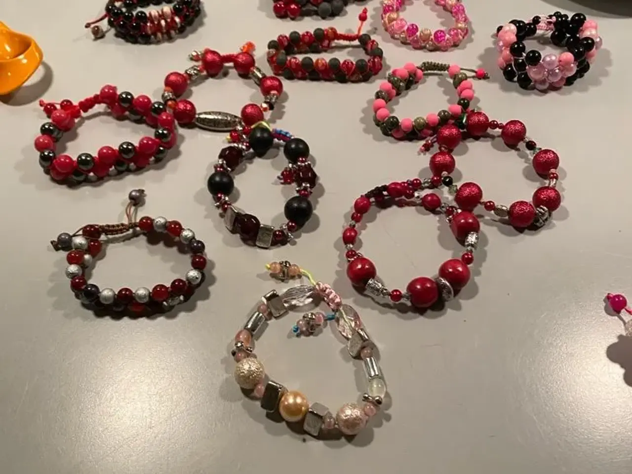Billede 1 - Nye knyttede armbånd