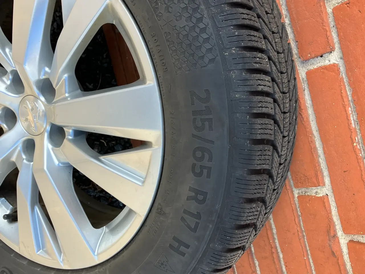 Billede 2 - Vinterhjul på originale Peugeot alufælge 