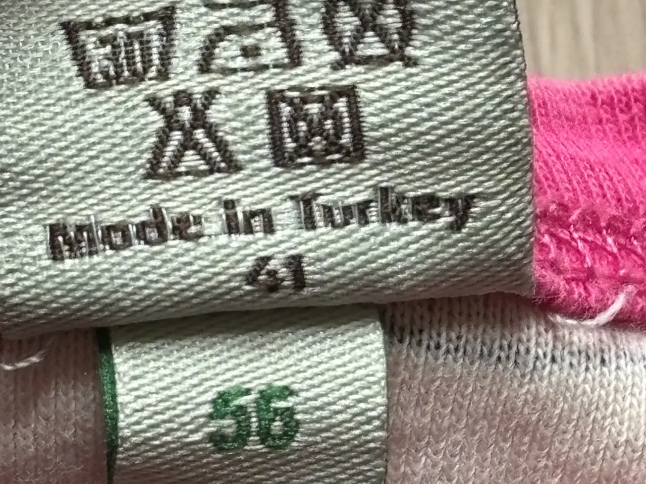 Billede 8 - Pink småfolk Body str 56