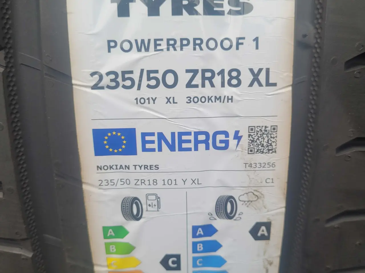 Billede 1 - 235  / 50 R 18