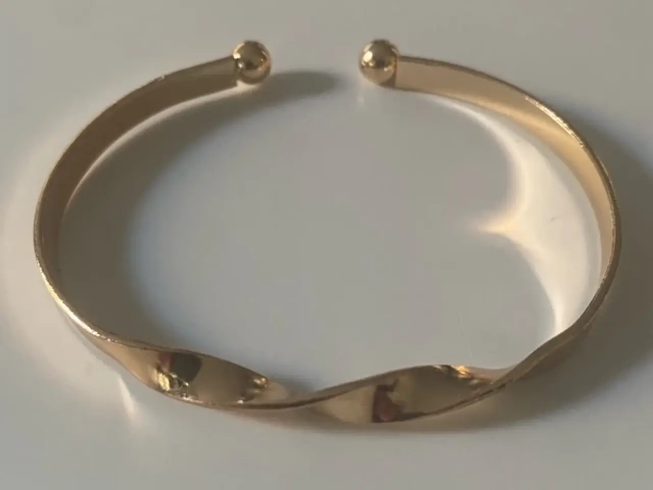 Billede 1 - * Smuk armring - med bølge
