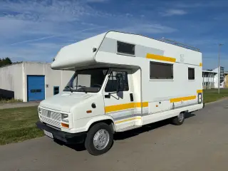 Velholdt veteran autocamper