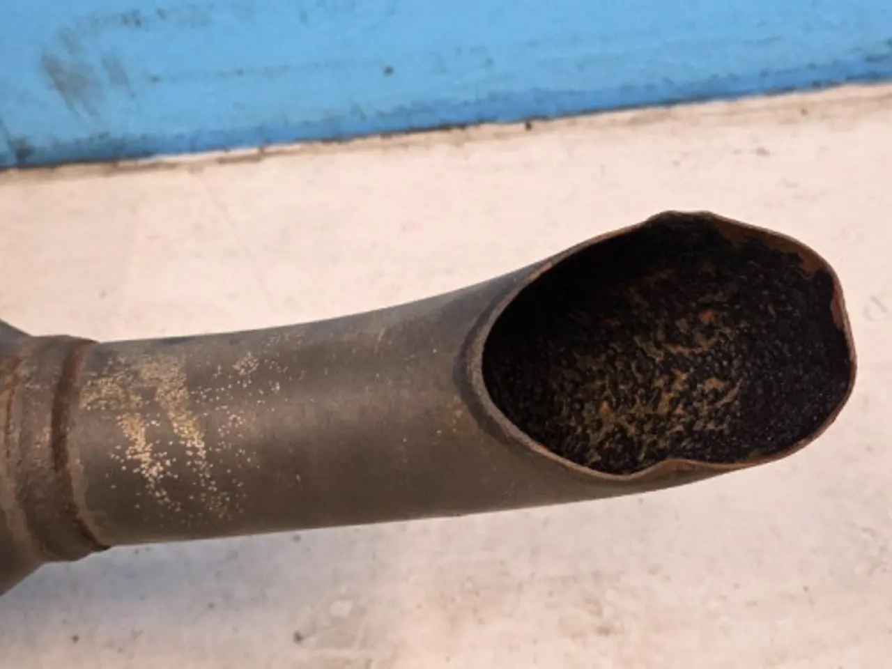 Billede 13 - New Holland T6030 Lyddæmper 87324755