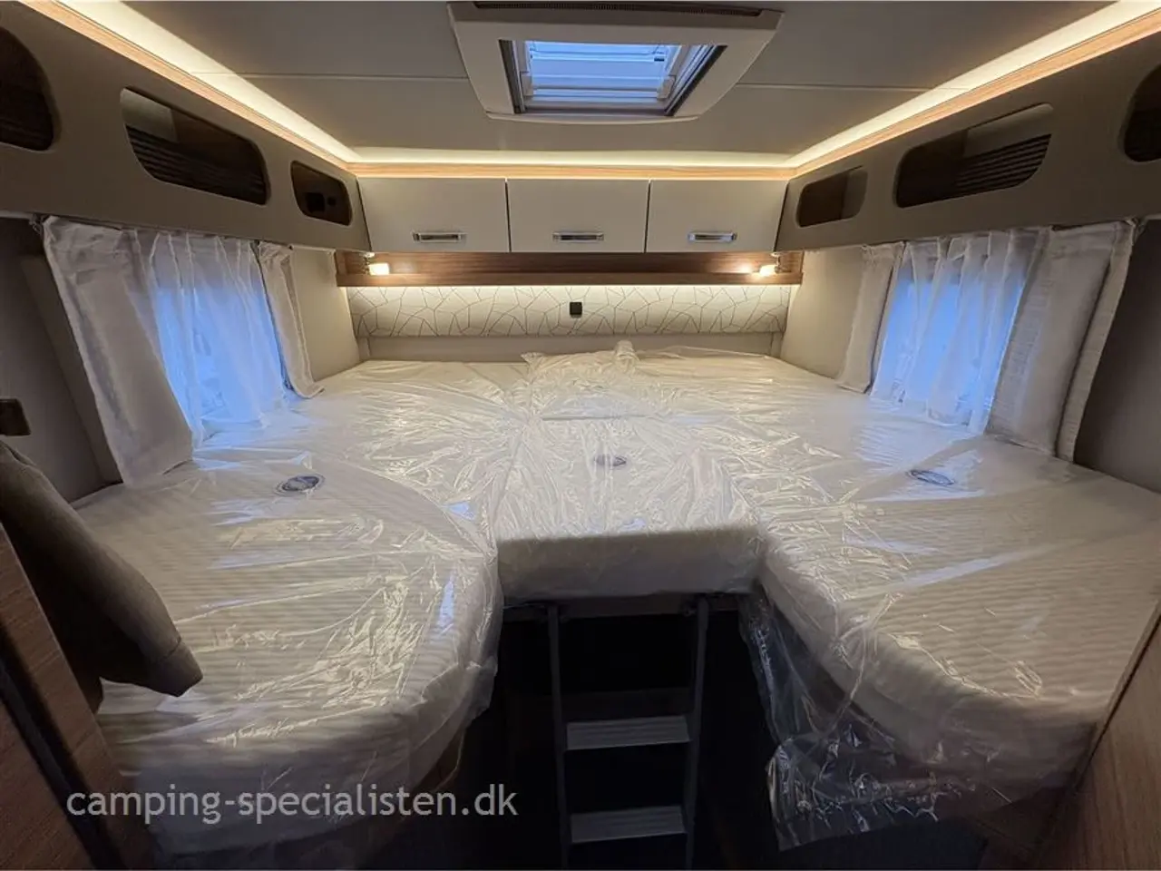 Billede 14 - 2026 - Weinsberg Pepper Edition MEG 640 Mercedes Weinsberg CaraCompact 640 MEG Edition Pepper MB 2026 - Kan ses nu hos Camping-Specialisten.dk
