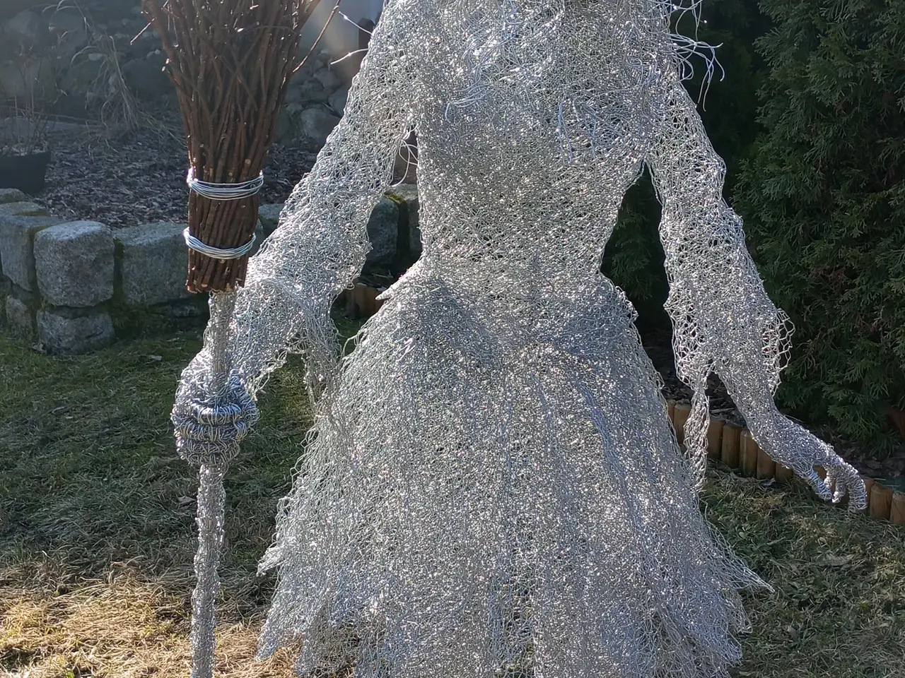 Billede 2 - En original havepynt, en trådskulptur