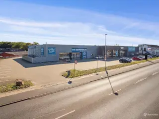 839 m² butik ud til Randers’ mest trafikerede vej