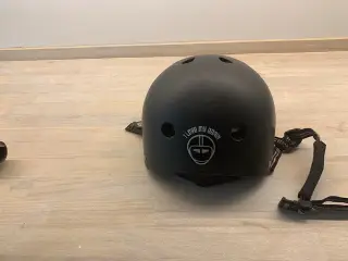 Cykelhjelme til salg 2 stk