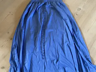 Sæt med bluse og nederdel