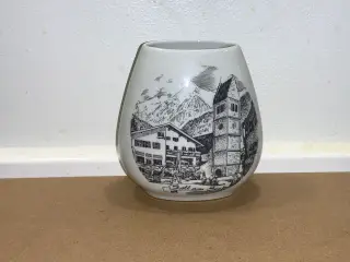 Vase med motiv fra det smukke tyske højland