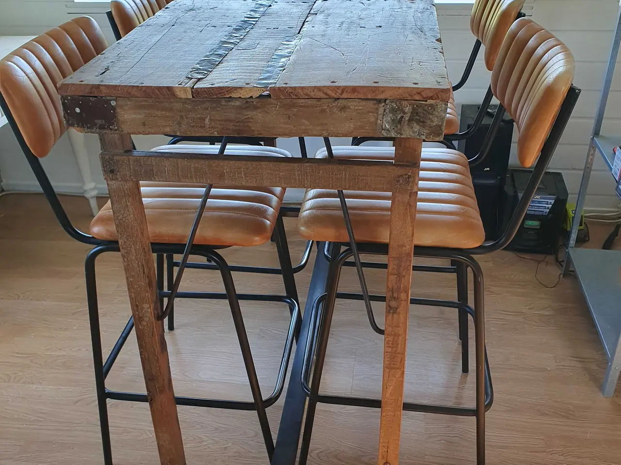 Billede 1 - Antikt kinesisk arbejdsbord m/4 stole