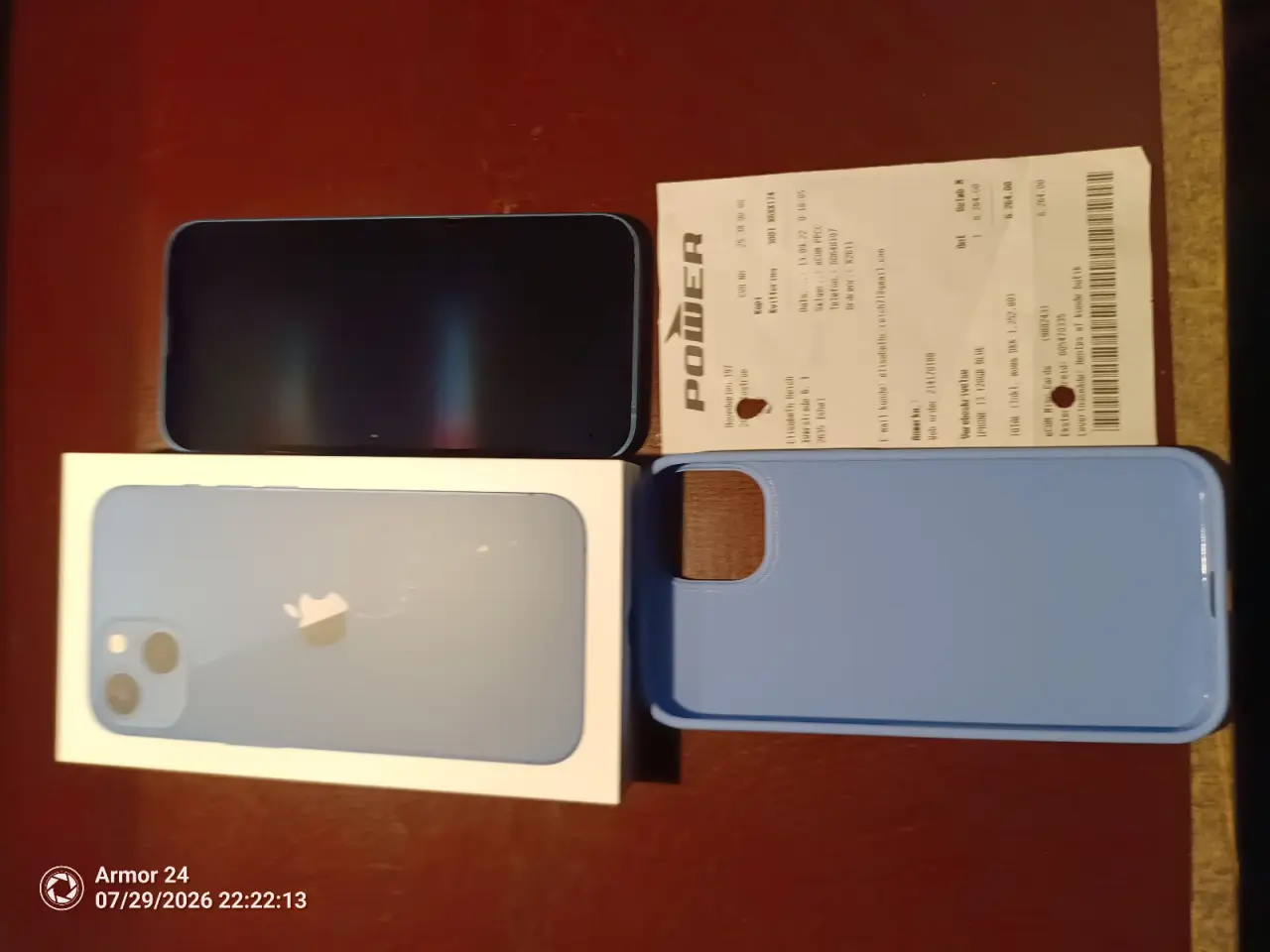 Billede 2 - Apple iPhone 13 med 128 GB i blå. Der følger blåt 
