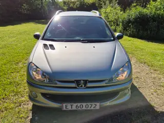 Fin velholdt peugeot sælges