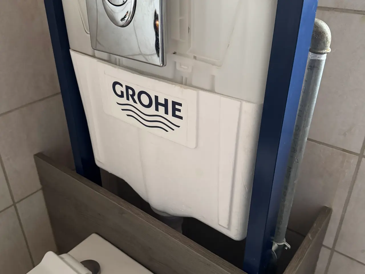 Billede 5 - Væghængt toilet med kumme