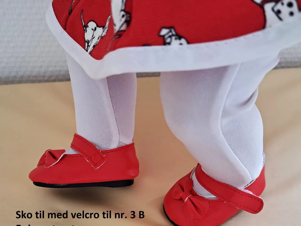 Billede 3 - Babyborn: Kjoler der passer til  fra 40 og 42cm. 