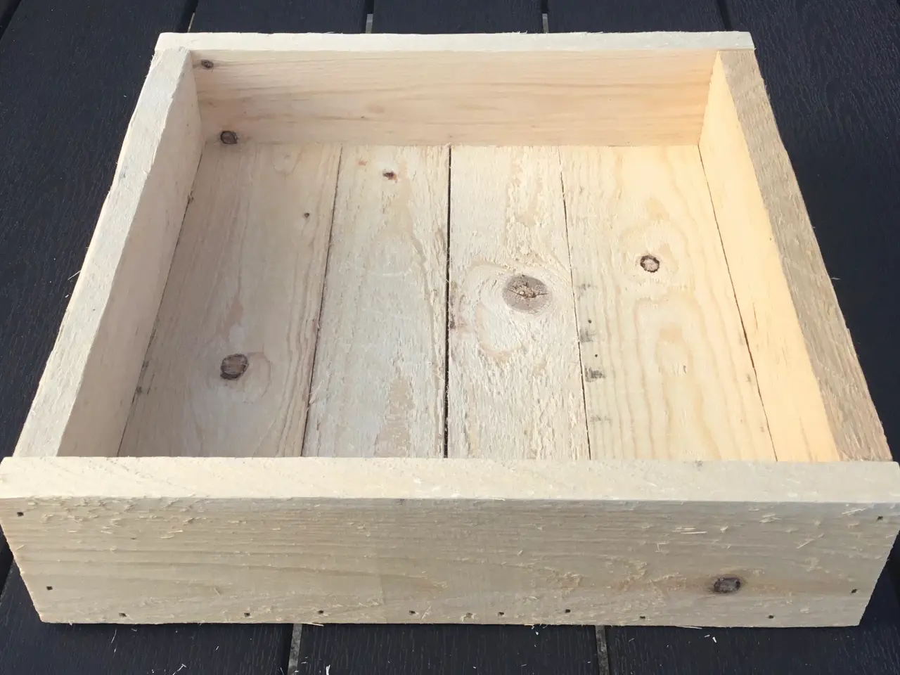 Billede 2 - Træ kasse / bakke i genbrugstræ fyr 30 x 30