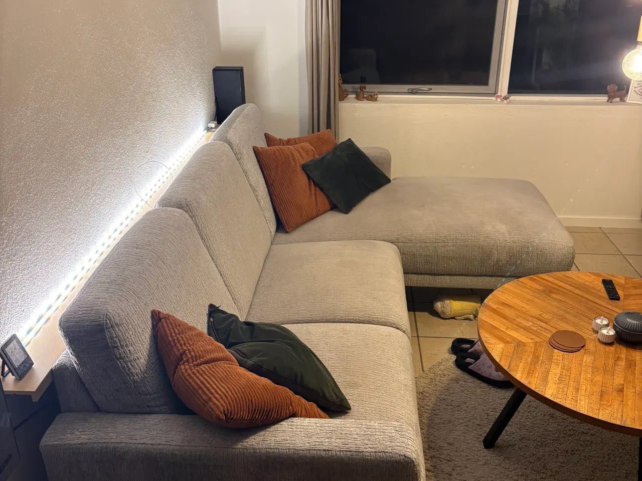 Billede 3 - Velour sofa i grå