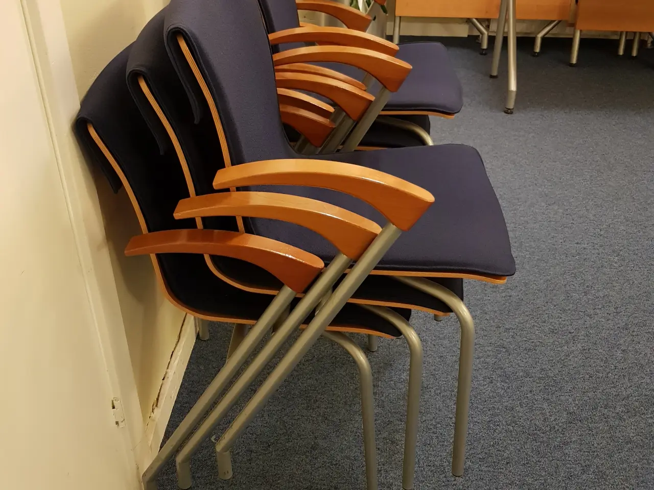 Billede 5 - 6 Spisestuestole af mærket Four Design