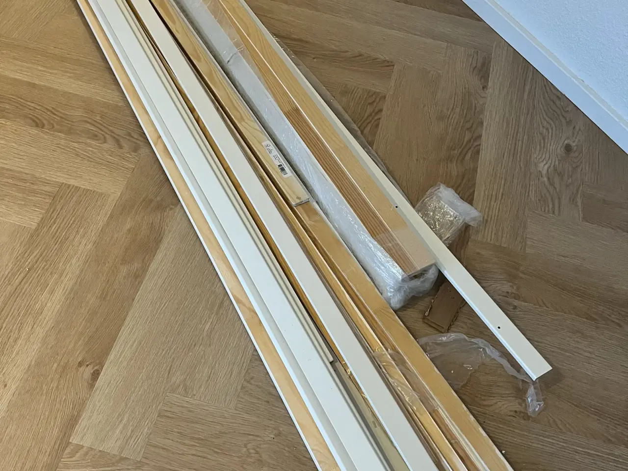 Billede 1 - Fodlister/ forkantsliste