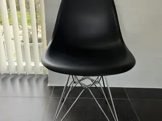 Eames DSR spisebordsstole