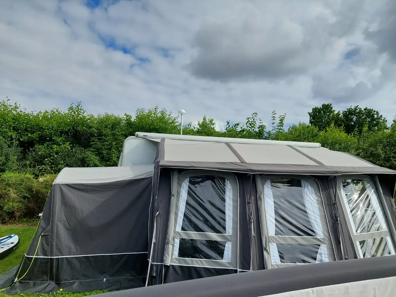Billede 1 - Meget lækker og yderst velholdt helårs-campingvogn