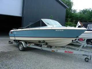 med Ny V8 motor & indregistreret trailer