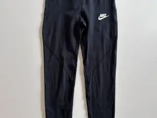 Nike tights, str. 146-156