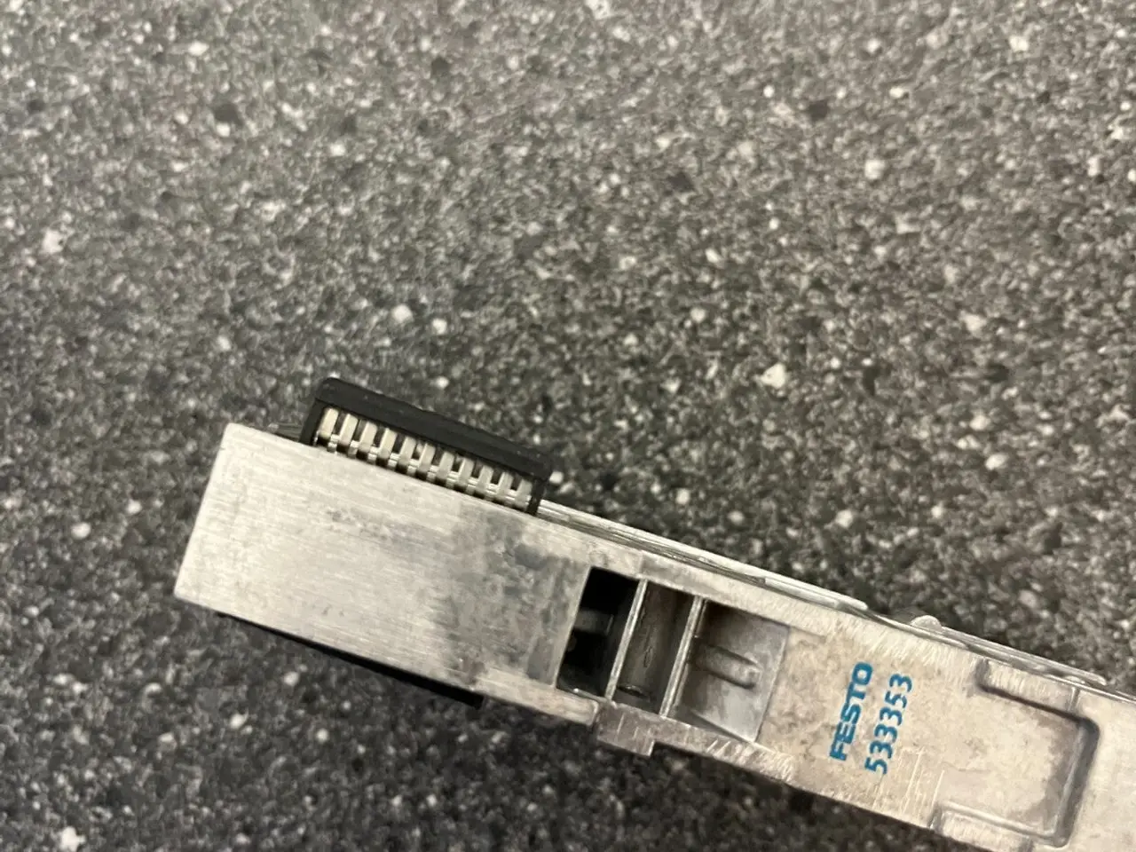 Billede 4 - Festo 533353 magnetventil Manifold Block - brugt