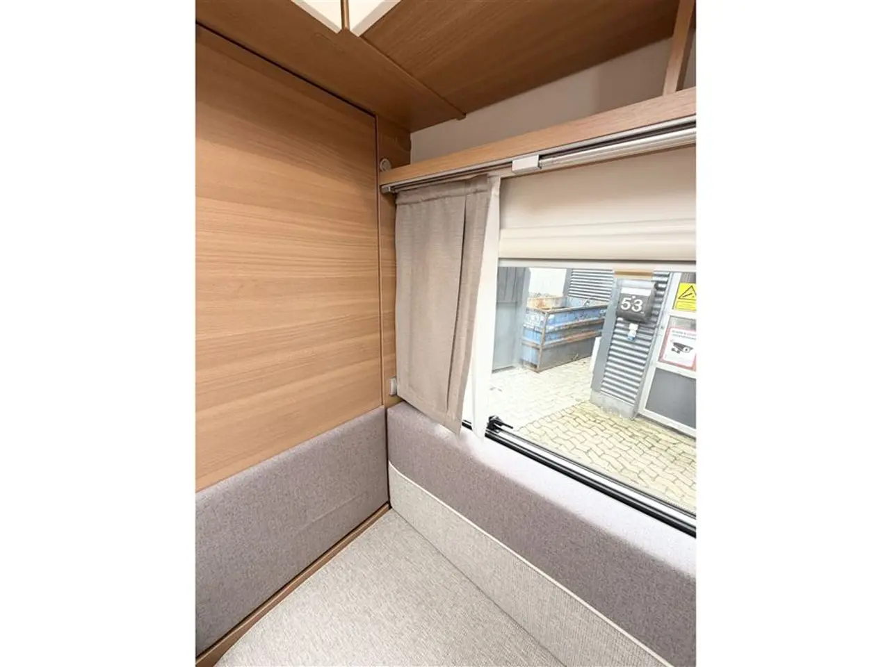 Billede 9 - 2022 - LMC Style 400 F Dobbeltseng-Gulvtemp.-Mover-Telt-LET VOGN