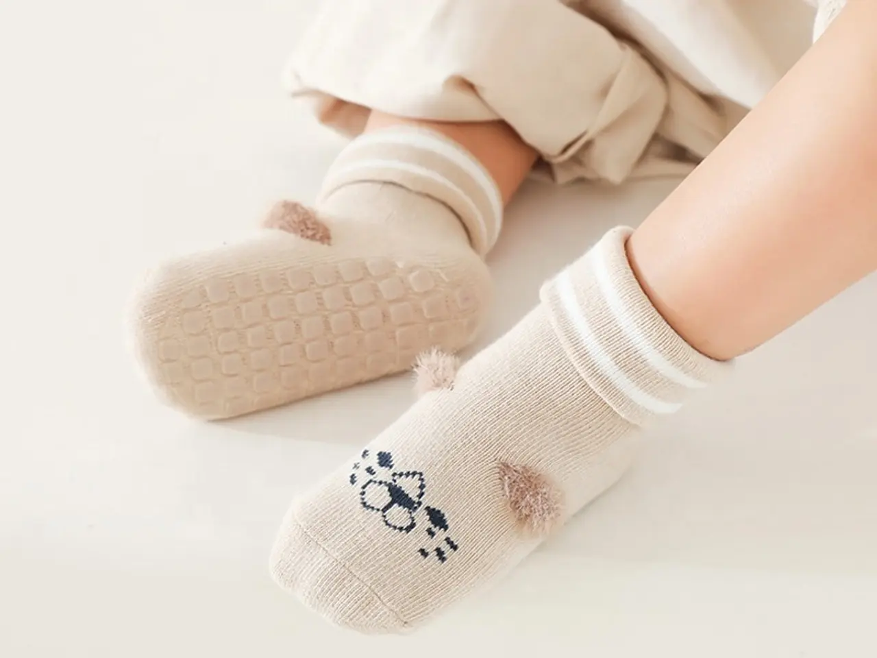 Billede 7 - Black Friday-tilbud: Babyhuer og sokker