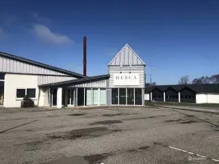 Synligt erhvervslejemål på 250 m2 i Struer - Ideelt til butik.. showroom eller lager