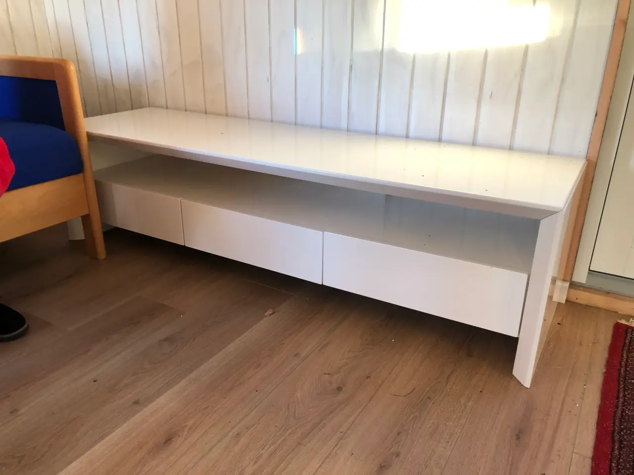 Billede 1 - Reol til TV med 3 skuffer
