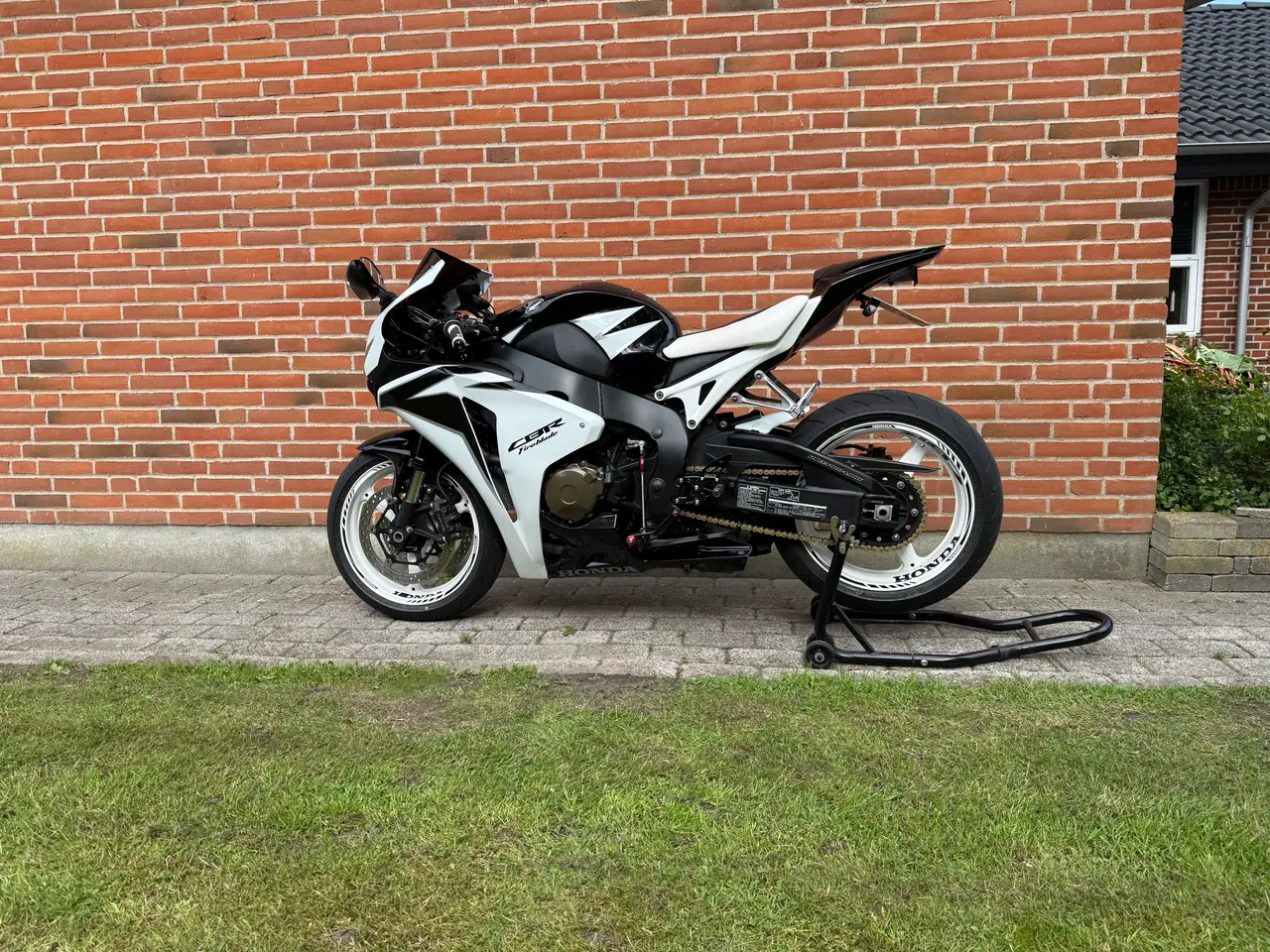 Billede 3 - Honda cbr1000rr Fireblade 2008 Nysynet 11/5-26