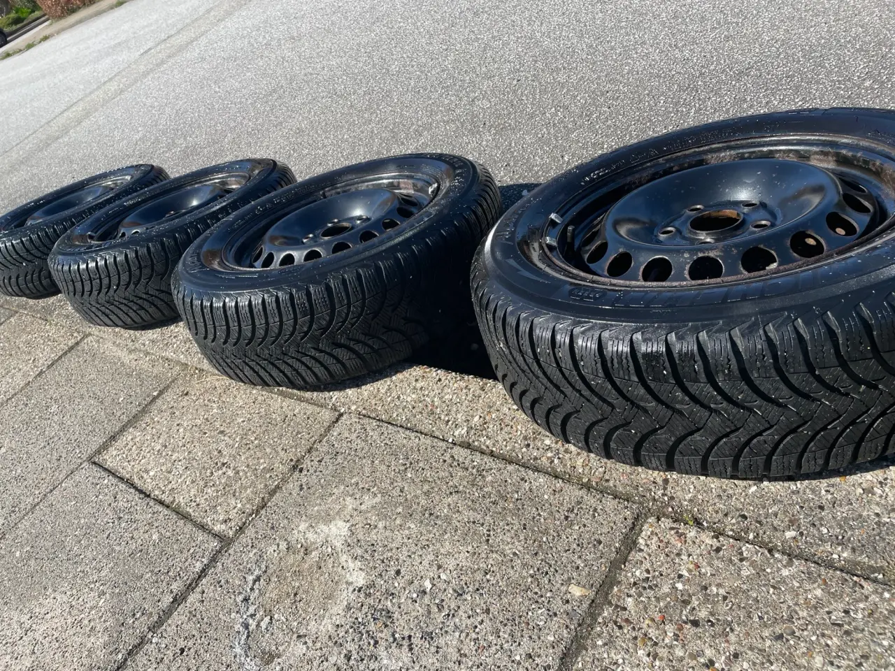 Billede 2 - Vinter & sommer dæk på fælge !