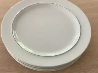 Flade tallerkner blåkant