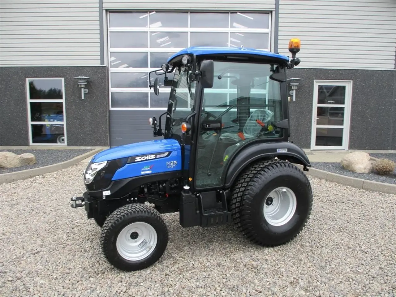 Billede 11 - Solis 26 HST med Frontlift & FrontPTO