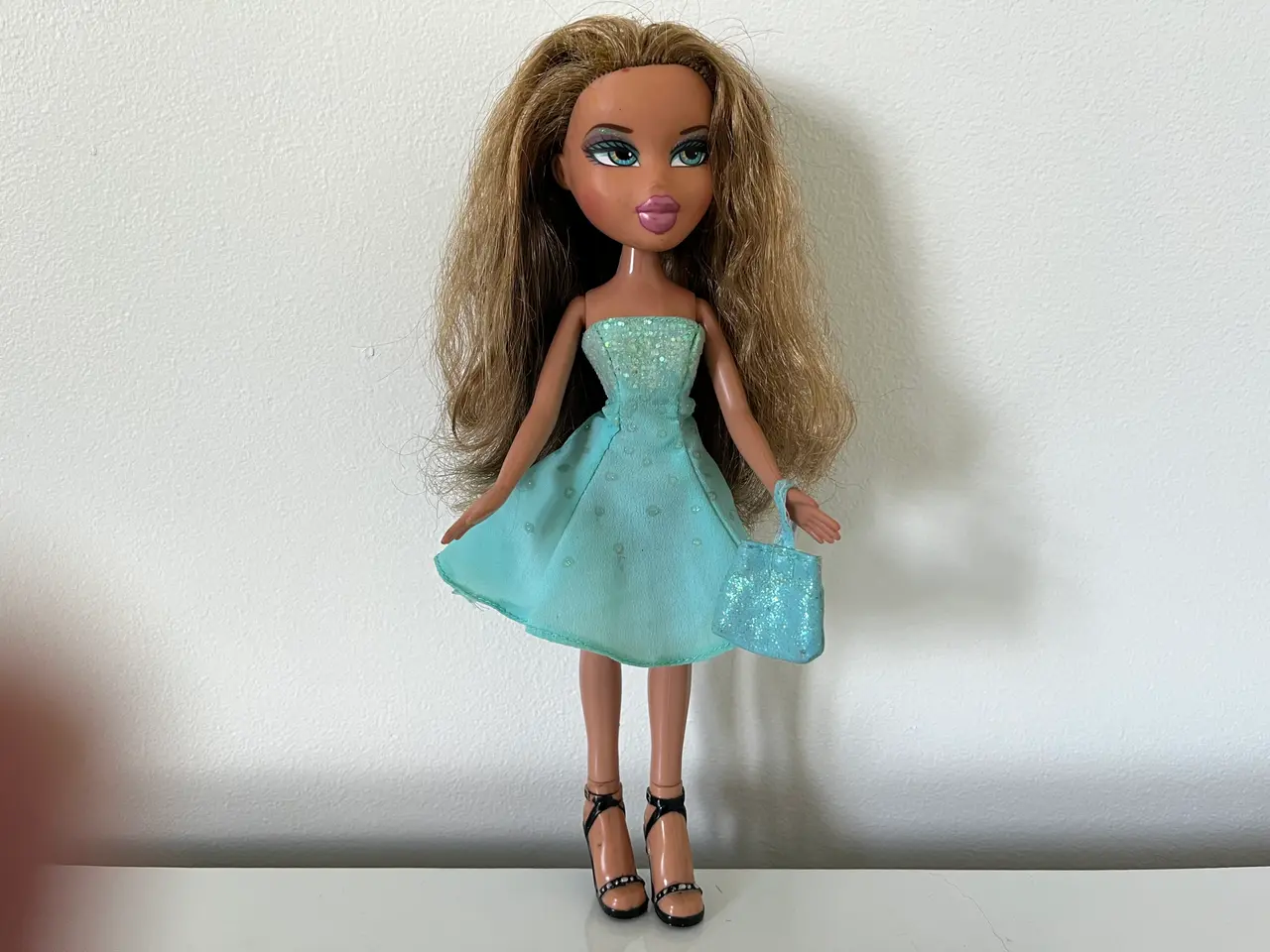 Billede 9 - Bratz Hollywood Style Yasmin med original kjole og