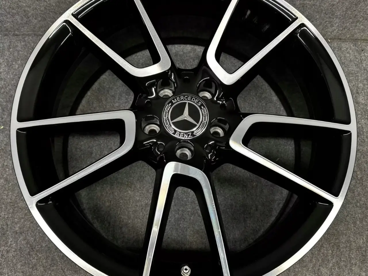 Billede 2 - ALUFÆLGE MERCEDES C 205 AMG 19"