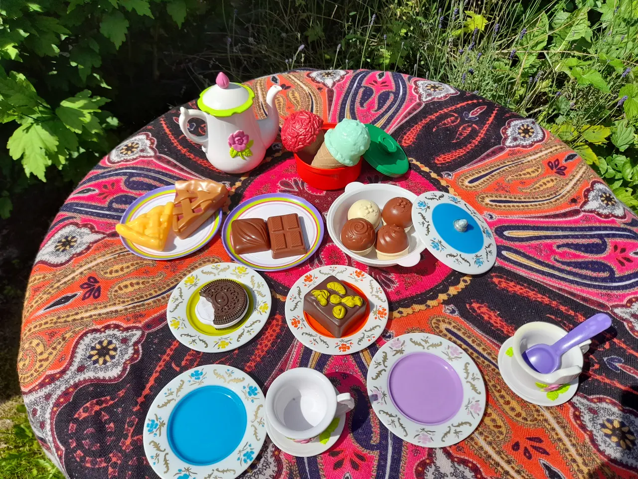 Billede 3 - Legemad kaffe/te & kagebord.